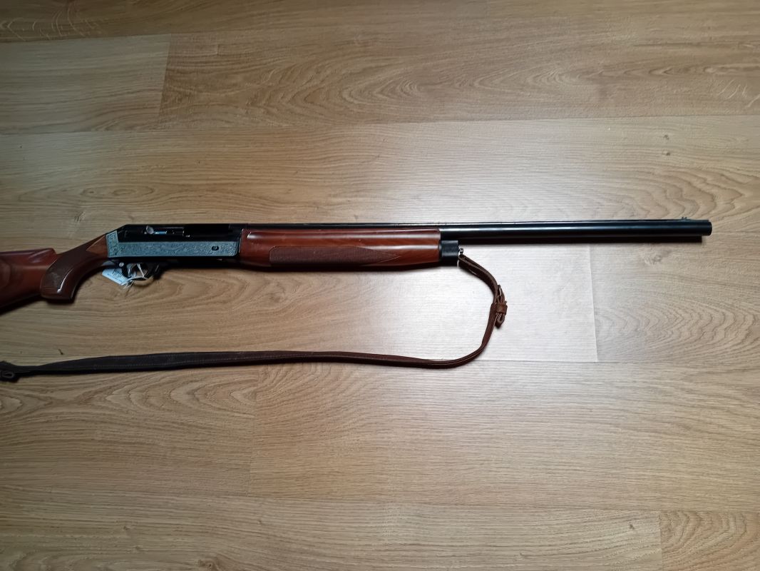 BENELLI SEMI-AUTO CALIBRE 12/702