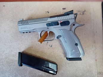 CZ SHADOW 2 COMPACT OR TITAN CALIBRE 9X19